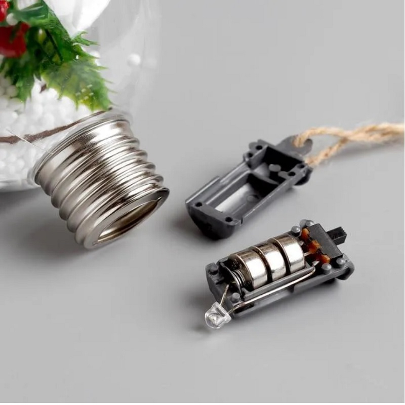 Ёлочный шар Еловая ветка, батарейки, 1 LED, свечение тёплое белое