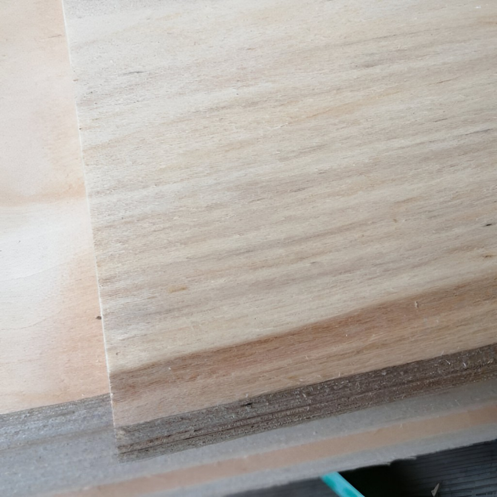 Фанера строительная ФК, сорт 4/4, береза 10х1525x1525 мм, для внутренних работ