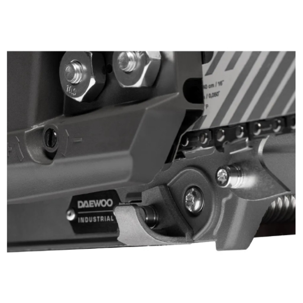 Бензопила Daewoo DACS 550, цепная, бензиновая, 54.5 куб.см, 3.1 кВт