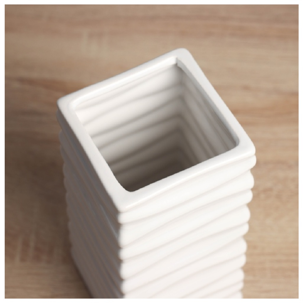 Ваза для цветов и сухоцветов Тьяго, полосы, керамика, настольная, 9х19 см, белый