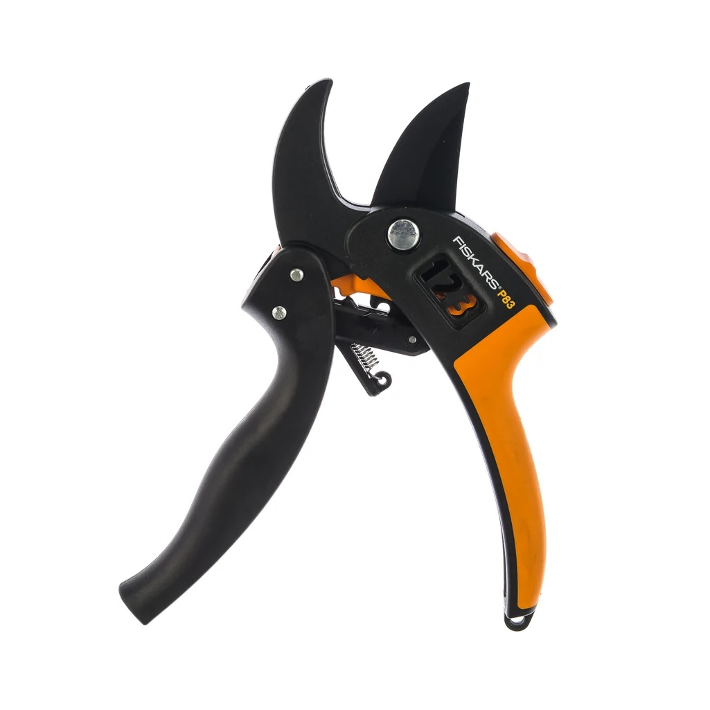 Секатор Fiskars Power Step P83 1000575, с храповым механизмом, 19 см