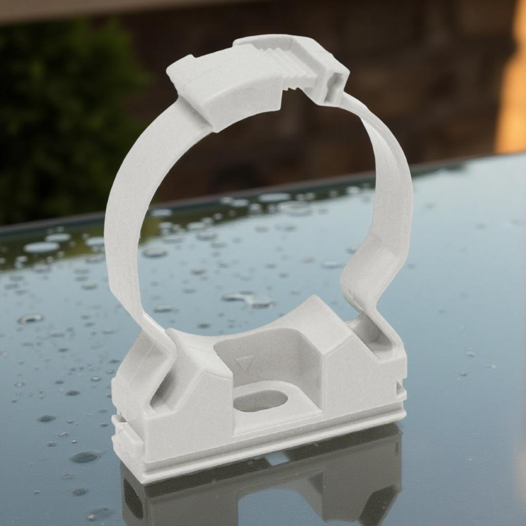 Клипса крепеж Iek CFC25 d-25 25 мм, держатель хомутный для труб, серый