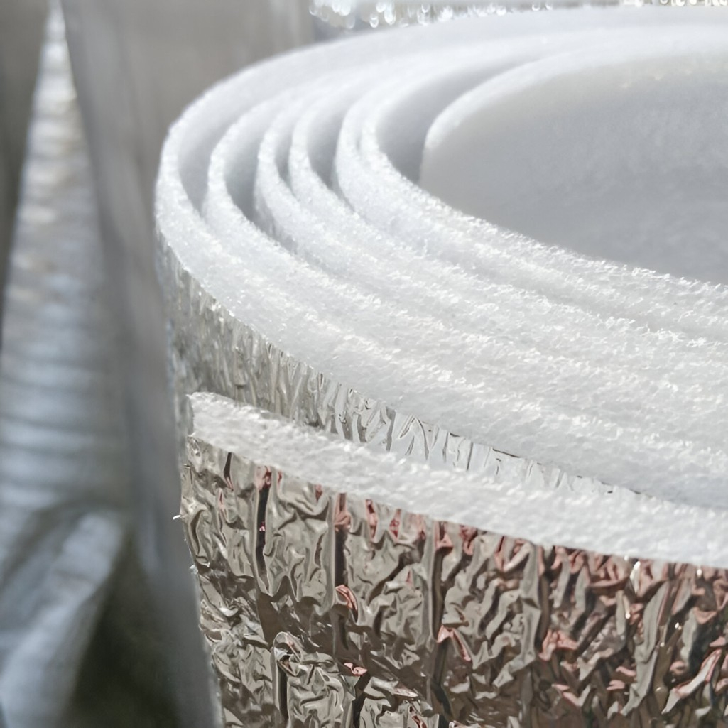 Утеплитель Тепофол А фольга, вспененный полиэтилен 10 мм, ширина 1050 мм, на отрез от 1 п.м