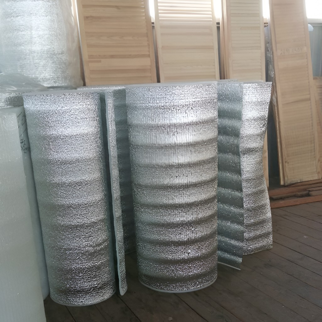 Утеплитель Тепофол В фольга, вспененный полиэтилен, двусторонний, 10 мм, ширина 1050 мм, на отрез от 1 п.м