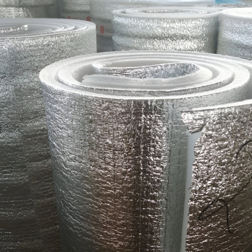 Утеплитель Тепофол В фольга, вспененный полиэтилен, двусторонний, 10 мм, ширина 1050 мм, на отрез от 1 п.м