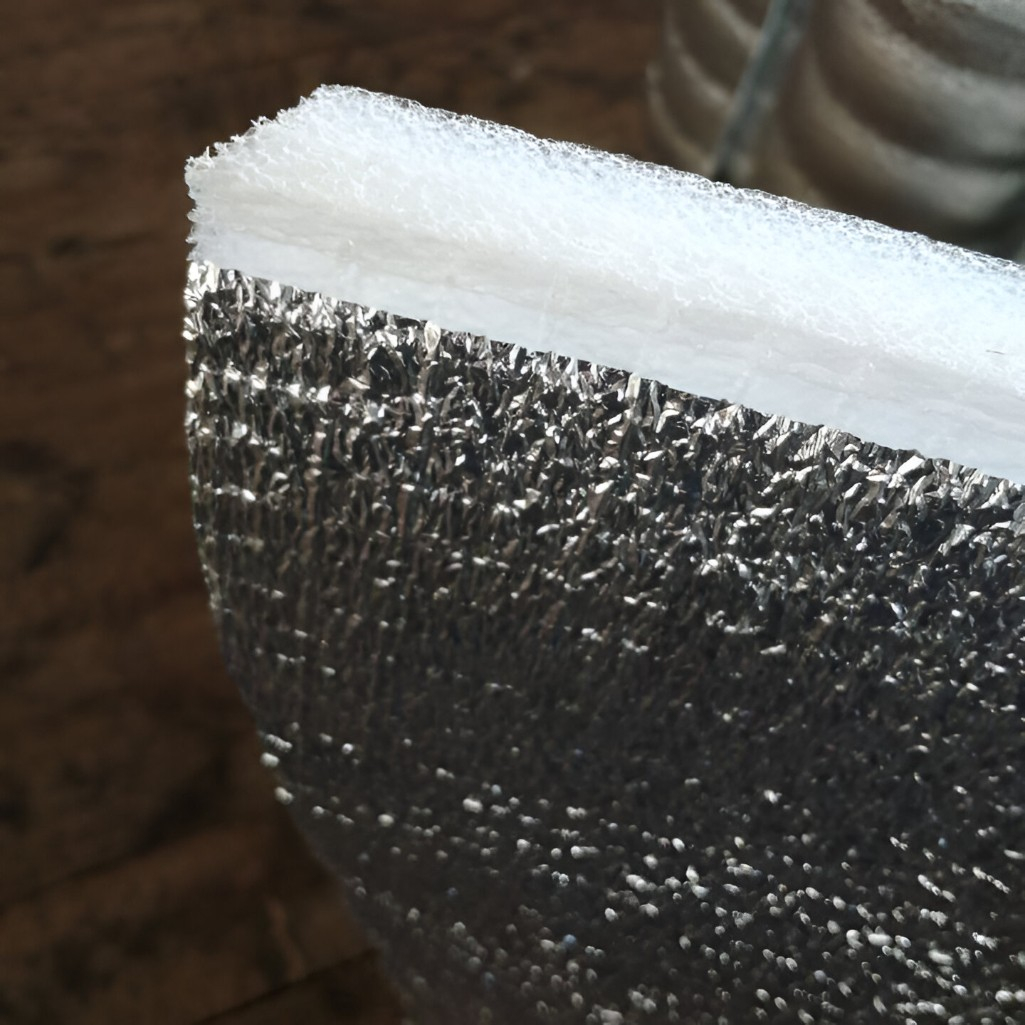 Утеплитель Тепофол В фольга, вспененный полиэтилен, двусторонний, 10 мм, ширина 1050 мм, на отрез от 1 п.м