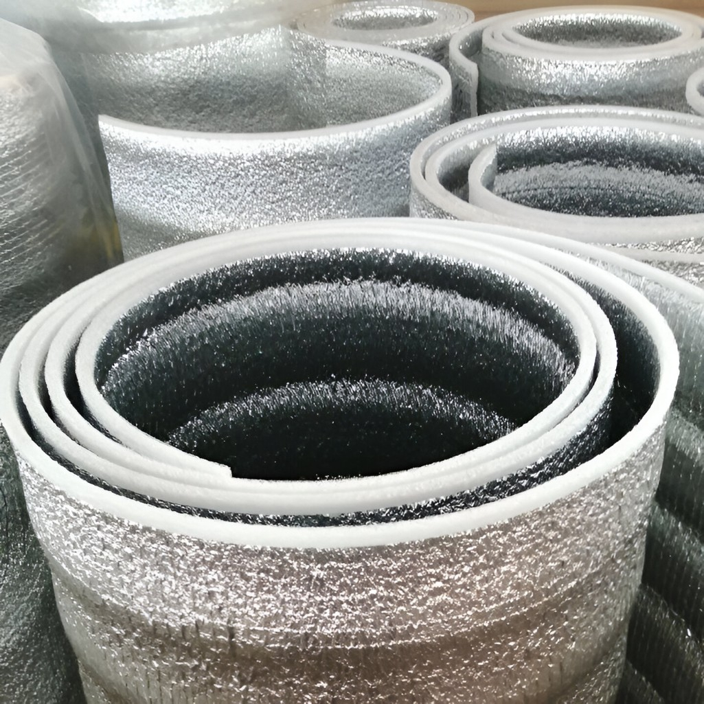 Утеплитель Тепофол В фольга, вспененный полиэтилен, двусторонний, 10 мм, ширина 1050 мм, на отрез от 1 п.м