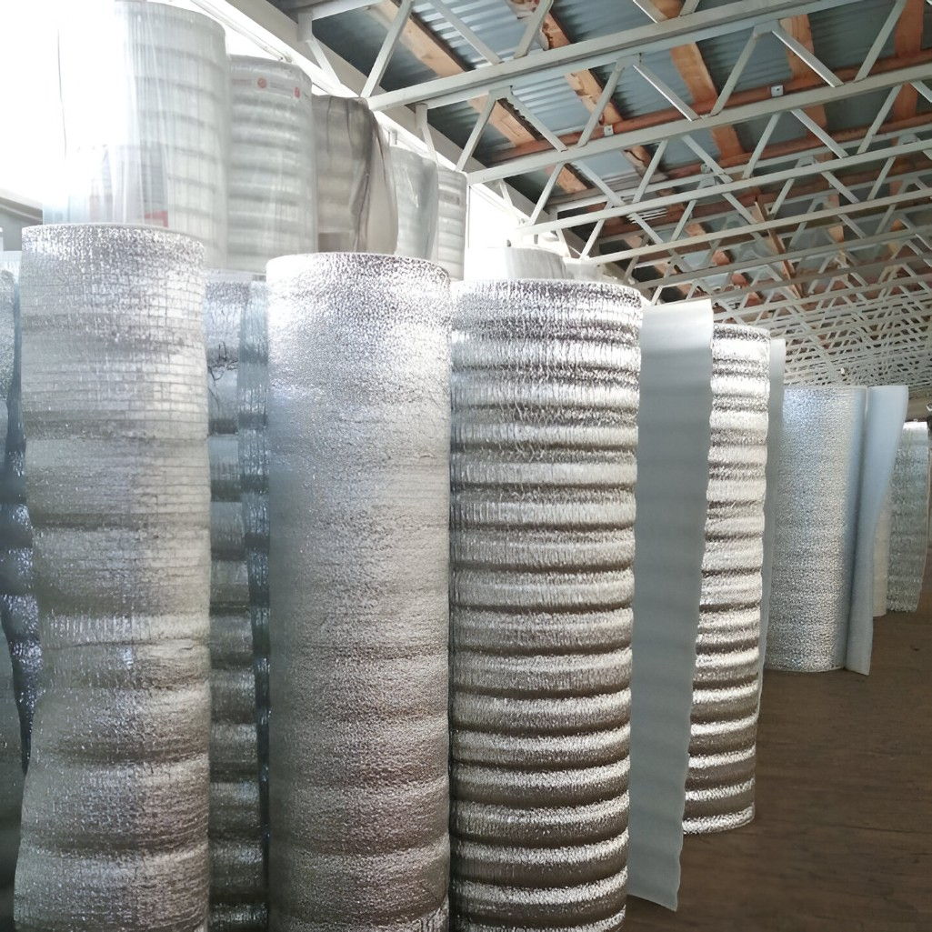 Утеплитель Тепофол самоклеющийся, фольга, вспененный полиэтилен 5 мм, ширина 1000 мм, на отрез от 1 п.м