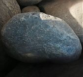 Камень натуральный Валун полосатик фракция 300-500 мм, цвет серый, от 1 кг