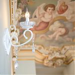 Бра Reluce 70550-0.2-01 WT светильник настенный, 40 Вт, Е14, металл, хрусталь, белый