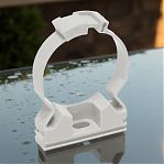 Клипса крепеж Iek CFC25 d-25 25 мм, держатель хомутный для труб, серый