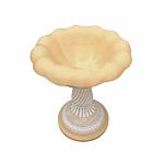 Ваза садовая Высокая, на витой ножке, бетонная, белые вензеля