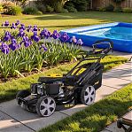 Газонокосилка бензиновая Champion LM5345 самоходная, травосборник 70 л, 4500 Вт