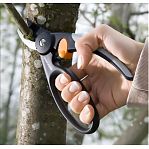 Секатор Fiskars Р44, 111440, плоскостной, с петлей для пальцев, черный