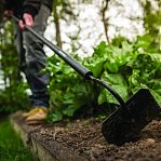 Тяпка Fiskars Solid TM 1016035, общая 1640 мм, ширина 175 мм, алюминиевый черенок 1550 мм, цвет черный