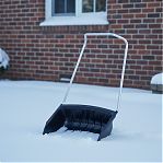 Лопата для снега Plantic Snow 12007-01 выпуклая форма ковша, алюминиевый черенок, полипропилен