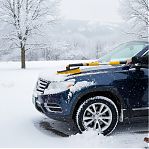 Щетка-сметка для снега Denzel 55326 со скребком, телескопическая, автомобильная, пластик, 750-1120 мм