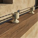 Изолятор пластиковый Bironi B1-551-211, внешний монтаж, цвет слоновая кость