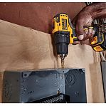 Шуруповерт аккумуляторный DeWalt DCD708D2T, бесщеточный, 2 акк х 2Ah